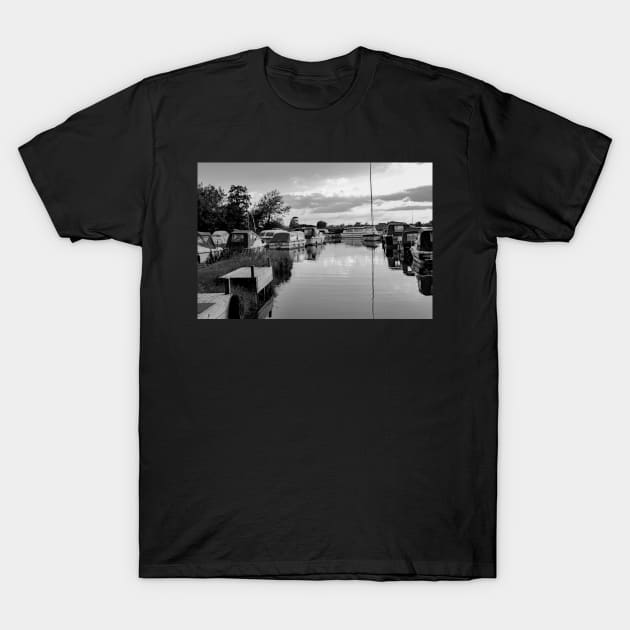 Boats moored in Thurne Dyke, Norfolk T-Shirt by yackers1